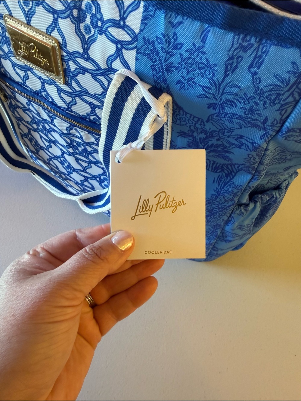 Lilly Pulitzer Cooler Bag with Mesh Pouch + RTIC Can Cooler - *BOTH NWT!* - Picture 10 of 16